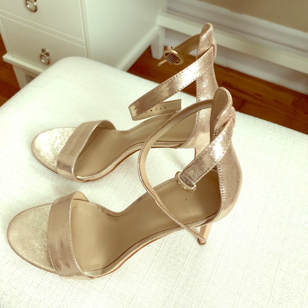 Ann Taylor 7M gold shoes